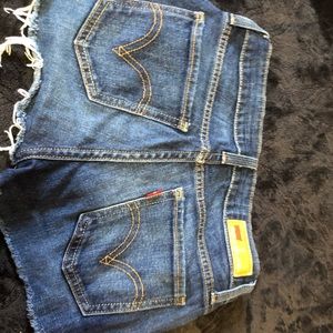 Blue Levi’s shorts
